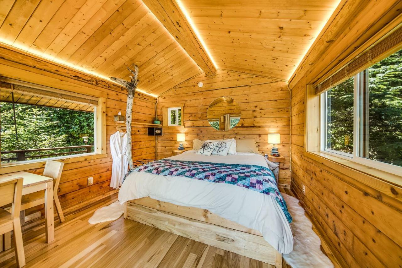 Stillpoint Lodge - All-Inclusive Halibut Cove 외부 사진