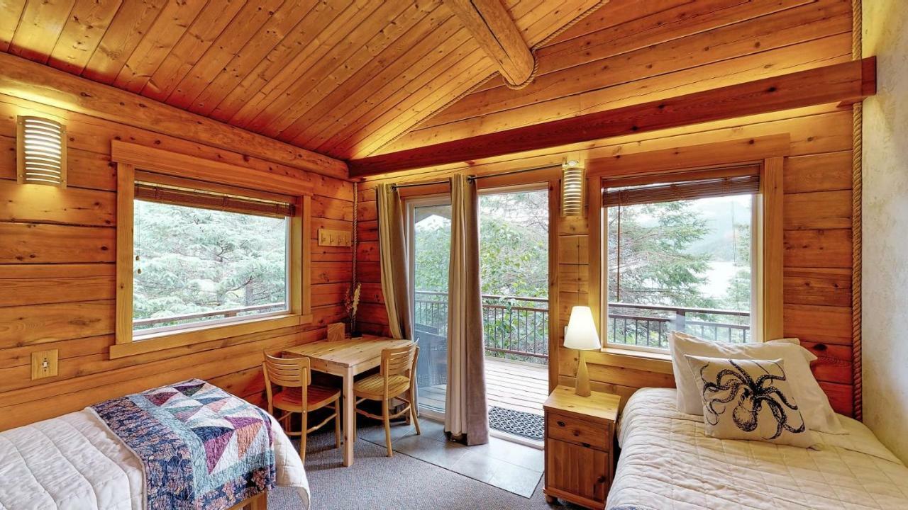 Stillpoint Lodge - All-Inclusive Halibut Cove 외부 사진