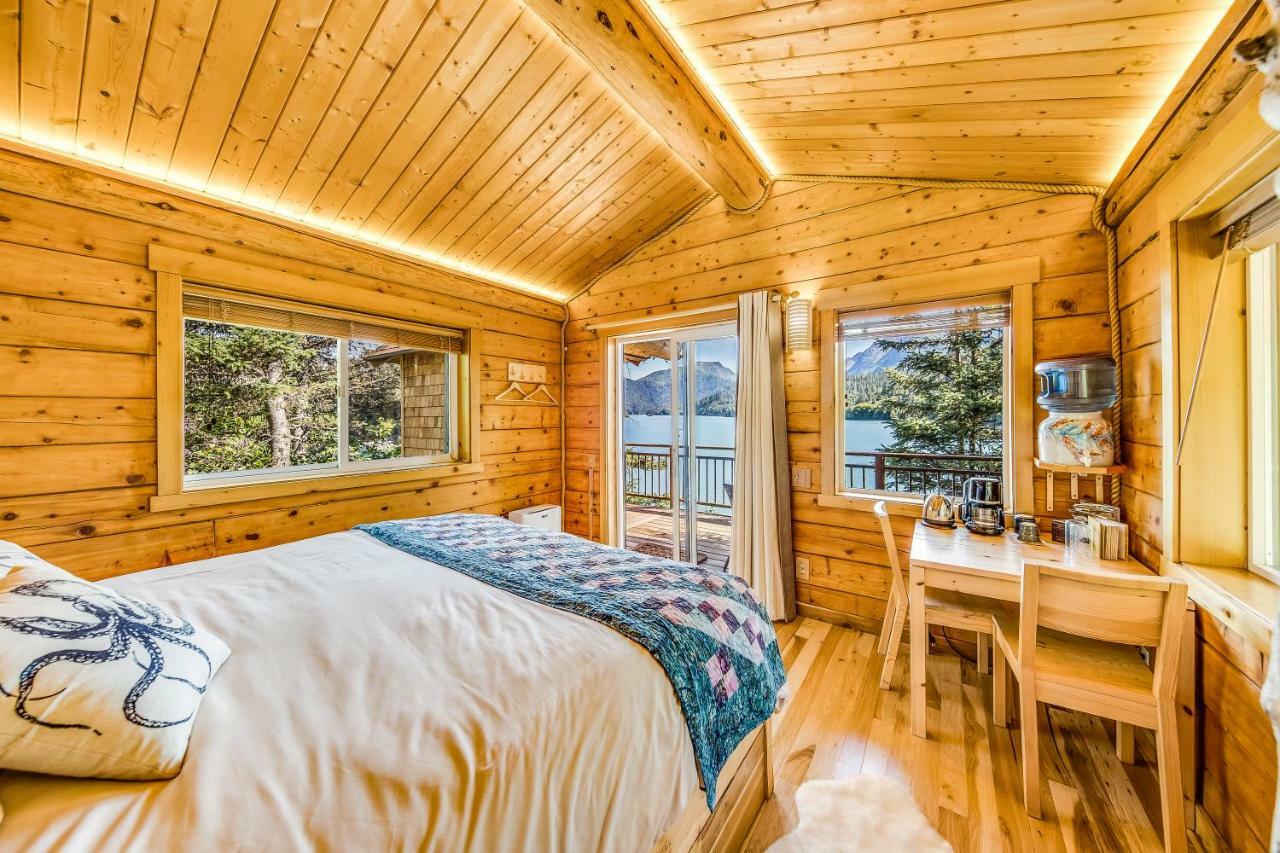 Stillpoint Lodge - All-Inclusive Halibut Cove 외부 사진