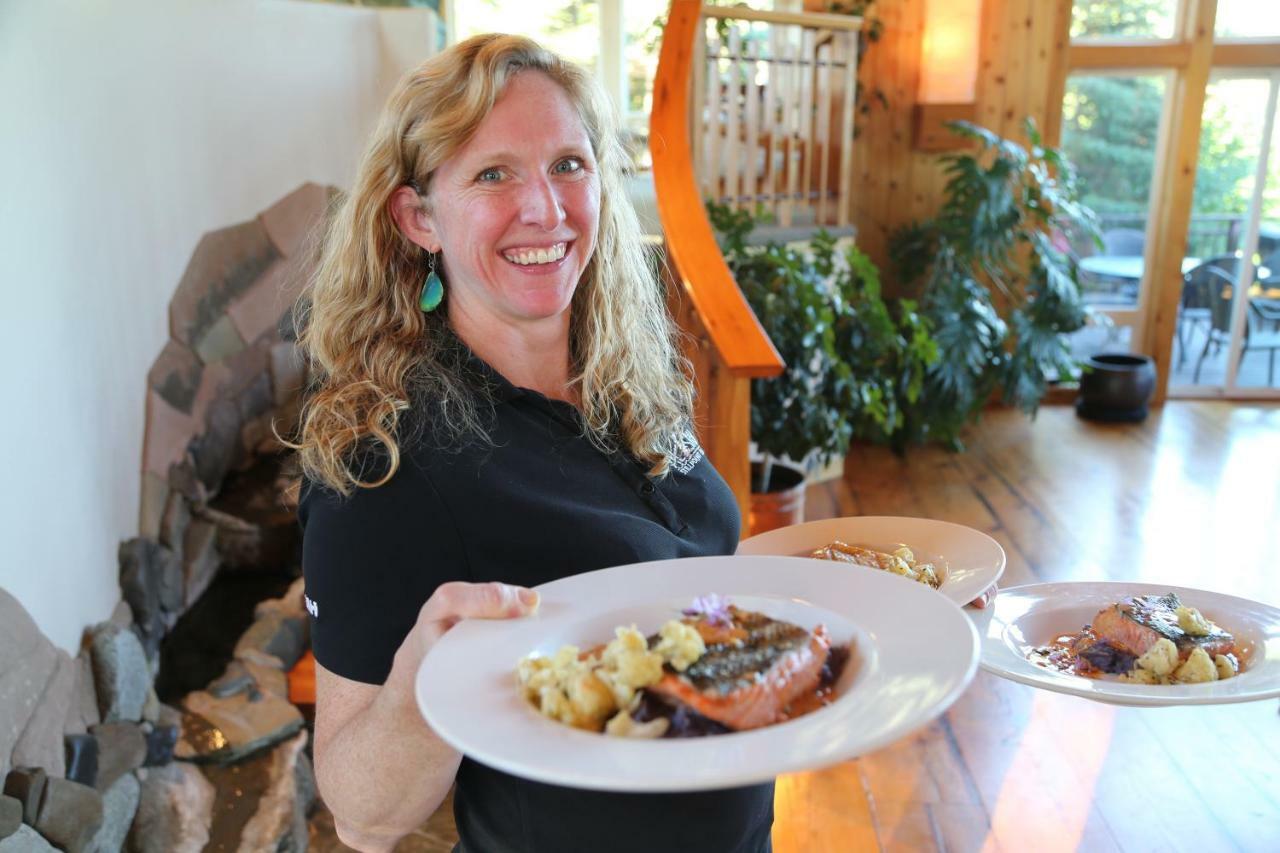 Stillpoint Lodge - All-Inclusive Halibut Cove 외부 사진