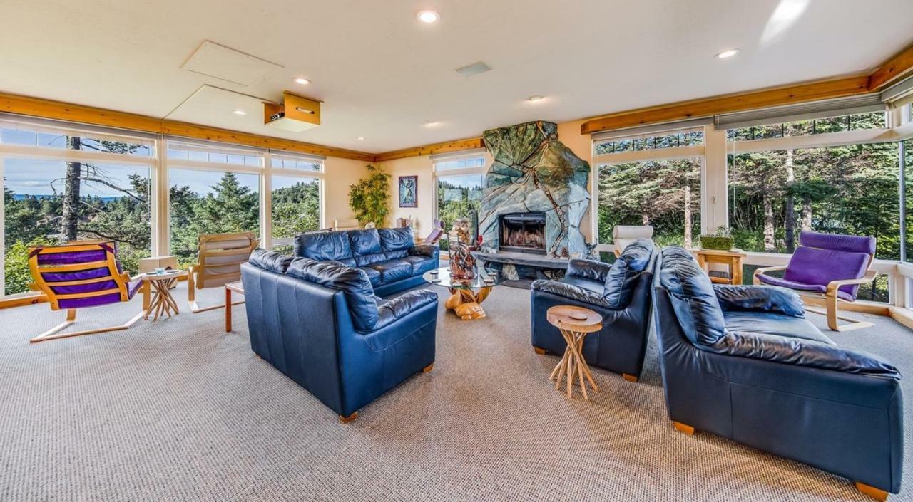Stillpoint Lodge - All-Inclusive Halibut Cove 외부 사진